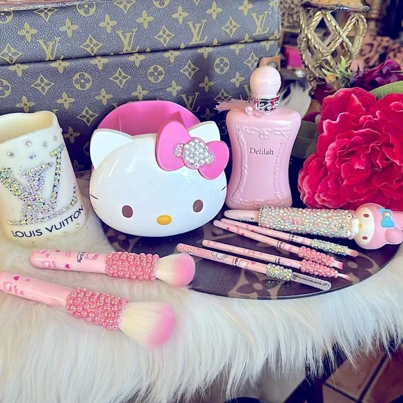 Hello kitty bundle 💞 - Picture 1 of 6